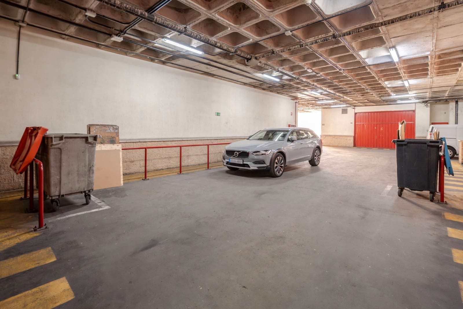 Erhverv til salg i Madrid by - € 325.000 (Ref: 9274158)