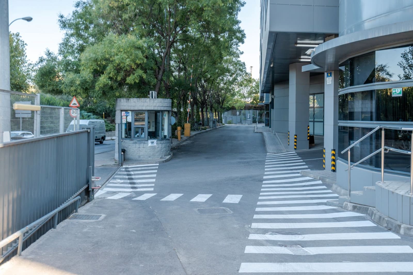 Erhverv til salg i Madrid by - € 325.000 (Ref: 9274158)