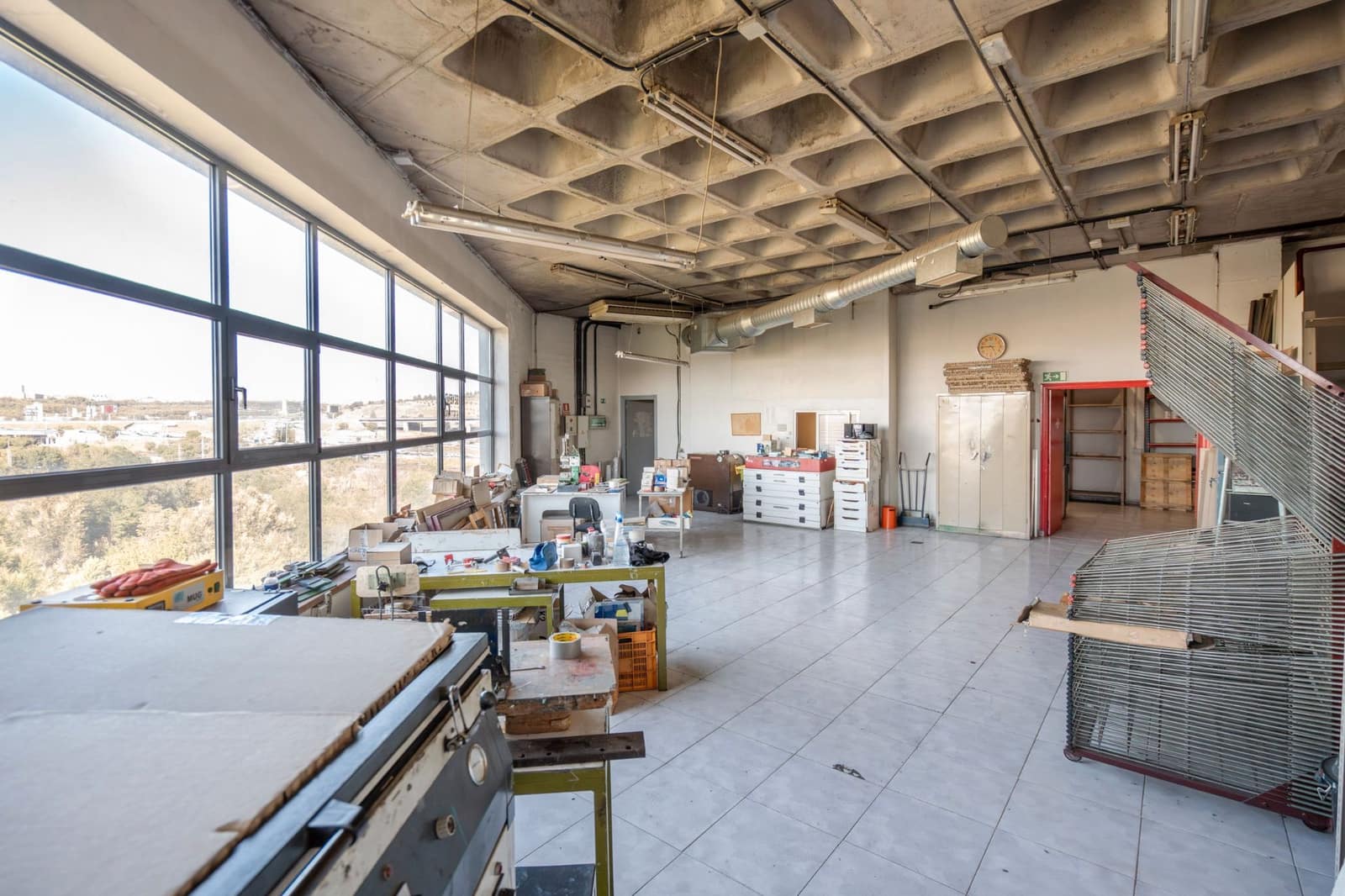 Erhverv til salg i Madrid by - € 325.000 (Ref: 9274158)