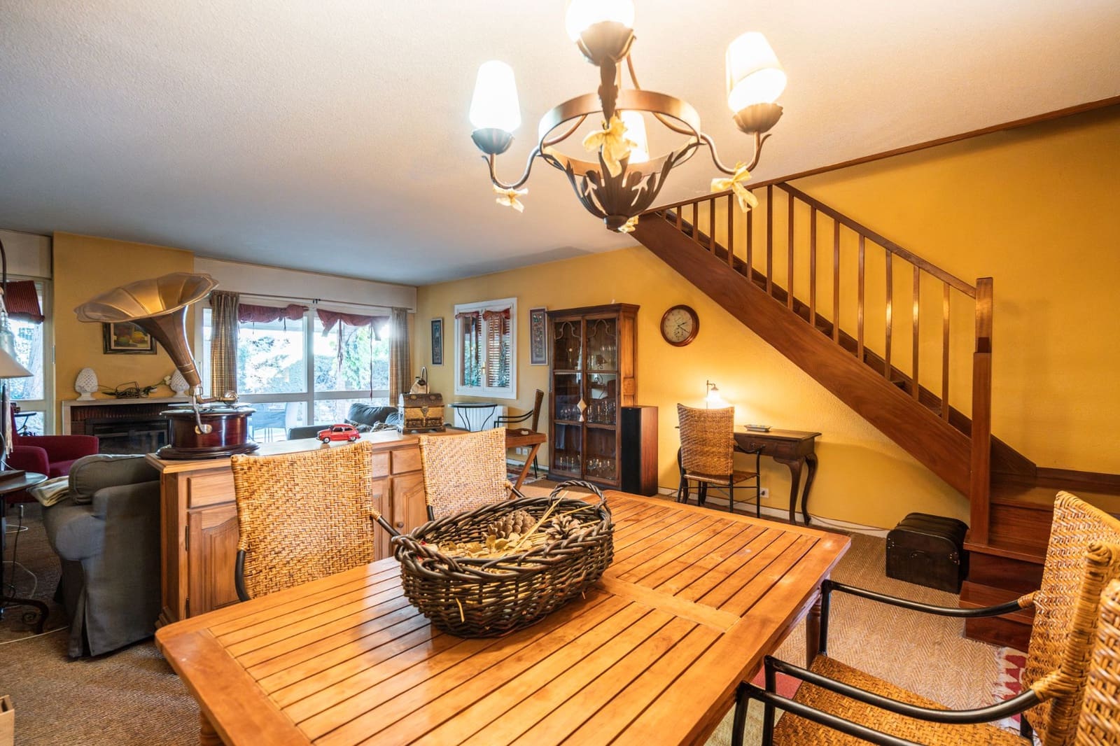 5 soveværelse Semi-Rækkehus til salg i Becerril de la Sierra med swimmingpool - € 650.000 (Ref: 9282835)