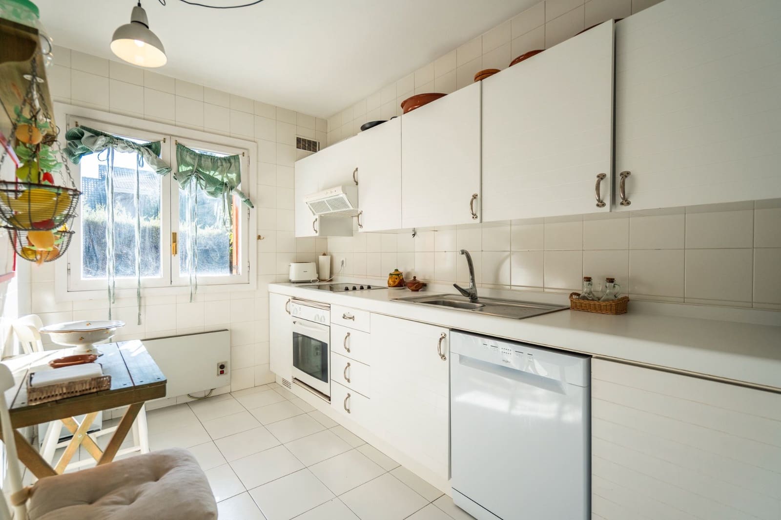 5 soveværelse Semi-Rækkehus til salg i Becerril de la Sierra med swimmingpool - € 650.000 (Ref: 9282835)