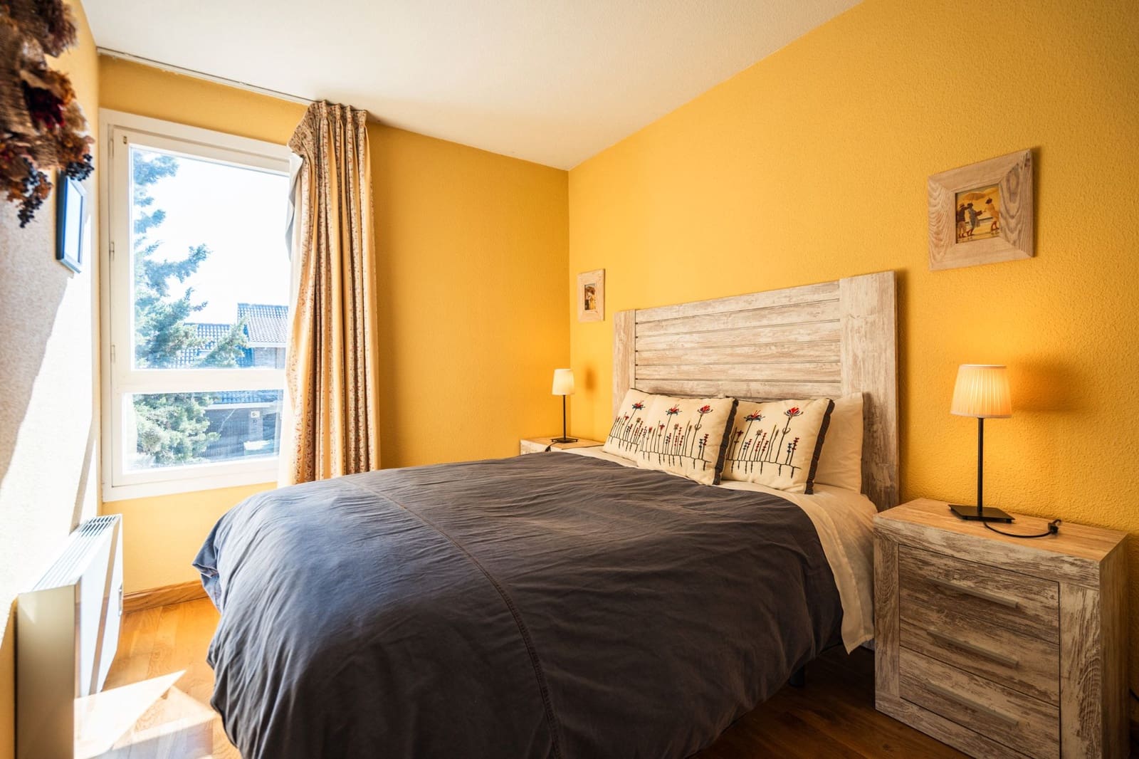 5 soveværelse Semi-Rækkehus til salg i Becerril de la Sierra med swimmingpool - € 650.000 (Ref: 9282835)