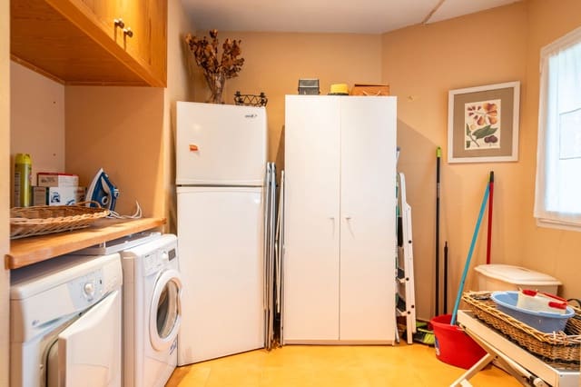 5 makuuhuone Paritalo myytävänä paikassa Becerril de la Sierra mukana uima-altaan - 650 000 € (Ref: 9282835)