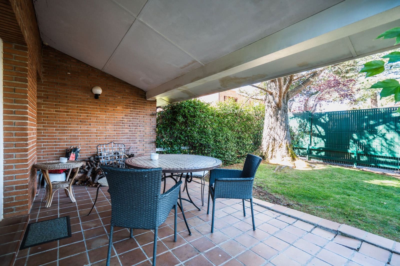 5 soveværelse Semi-Rækkehus til salg i Becerril de la Sierra med swimmingpool - € 650.000 (Ref: 9282835)