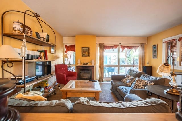 5 makuuhuone Paritalo myytävänä paikassa Becerril de la Sierra mukana uima-altaan - 650 000 € (Ref: 9282835)