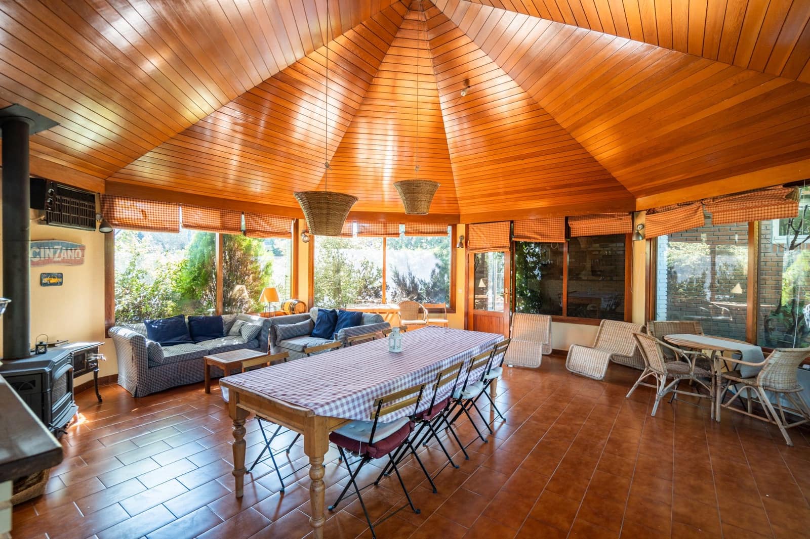 5 soveværelse Semi-Rækkehus til salg i Becerril de la Sierra med swimmingpool - € 650.000 (Ref: 9282835)