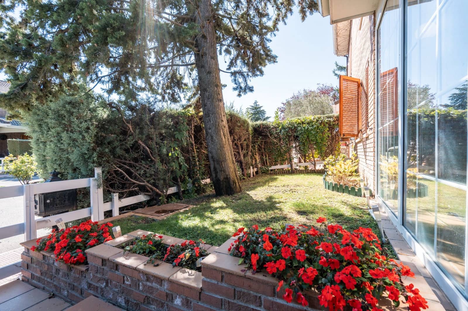 5 soveværelse Semi-Rækkehus til salg i Becerril de la Sierra med swimmingpool - € 650.000 (Ref: 9282835)