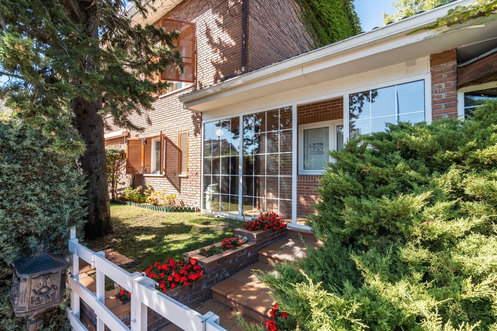 5 soveværelse Semi-Rækkehus til salg i Becerril de la Sierra med swimmingpool - € 650.000 (Ref: 9282835)