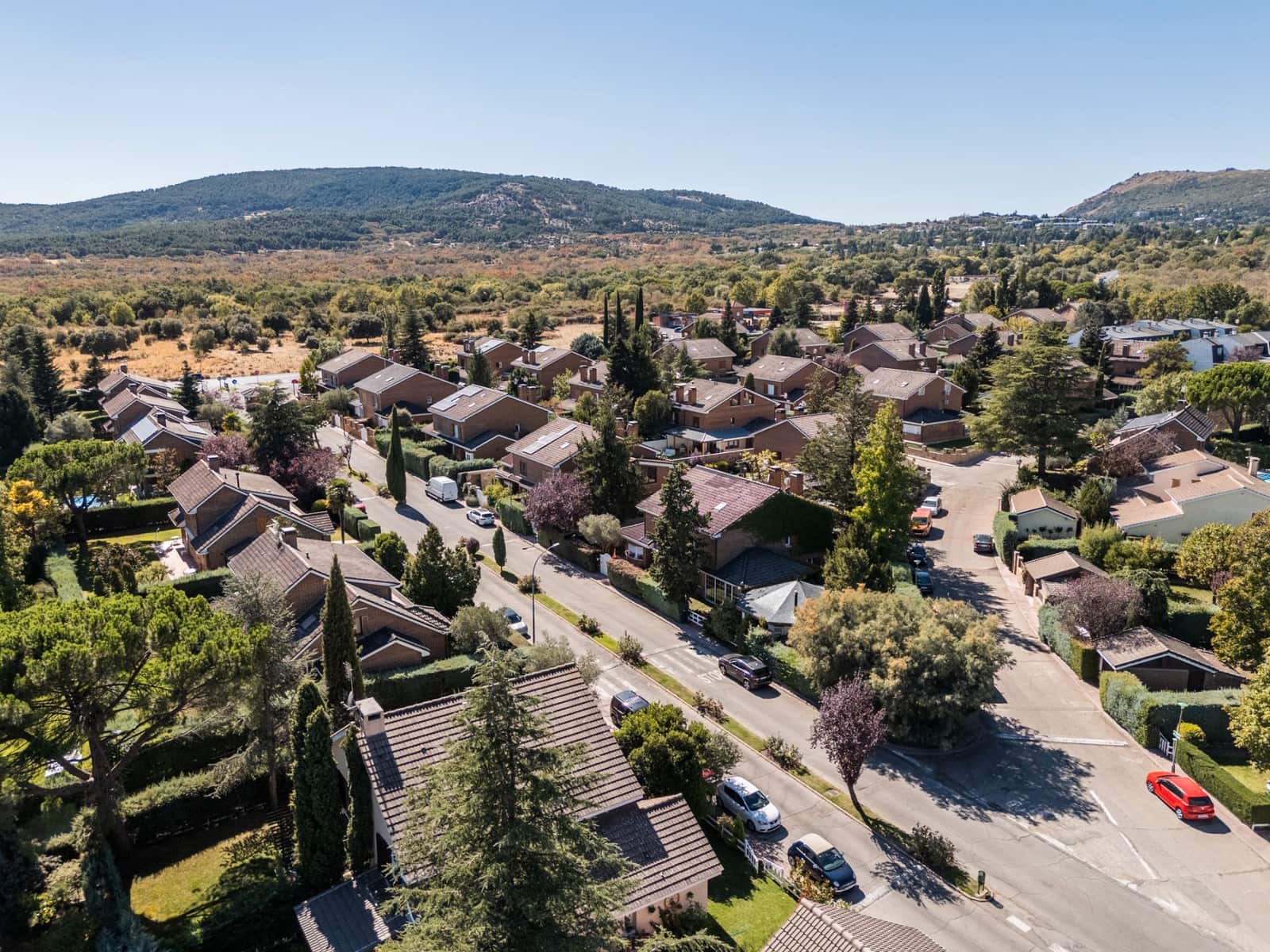 5 soveværelse Semi-Rækkehus til salg i Becerril de la Sierra med swimmingpool - € 650.000 (Ref: 9282835)