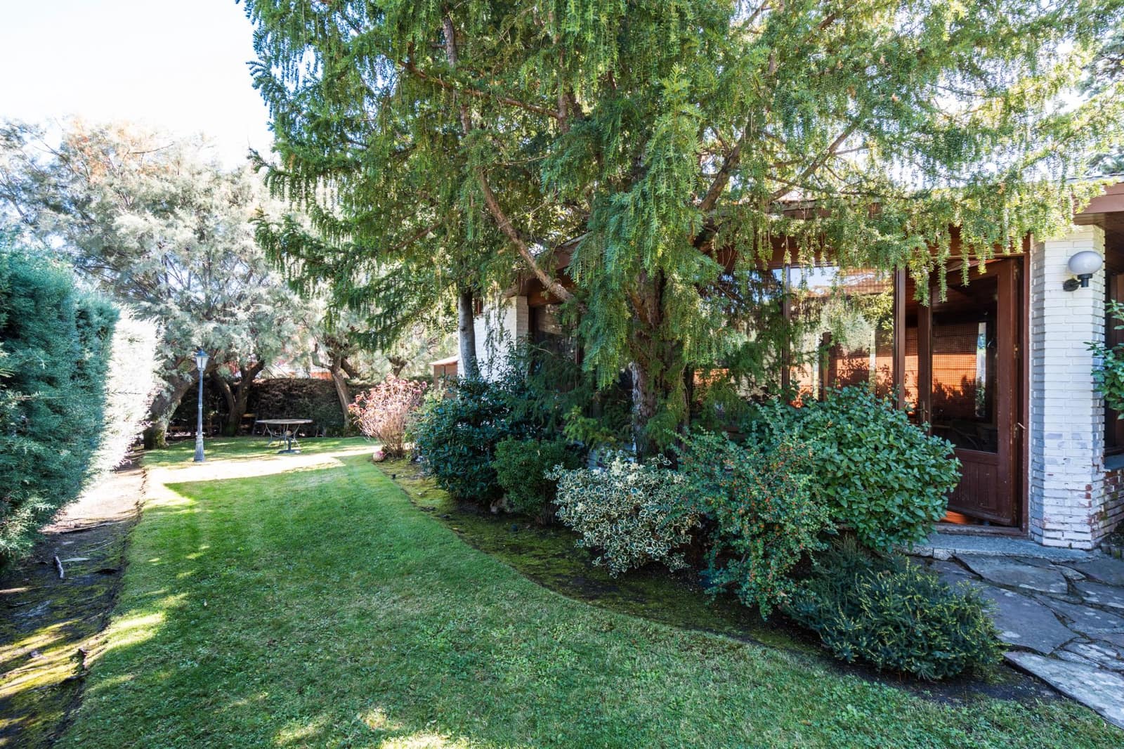 5 soveværelse Semi-Rækkehus til salg i Becerril de la Sierra med swimmingpool - € 650.000 (Ref: 9282835)