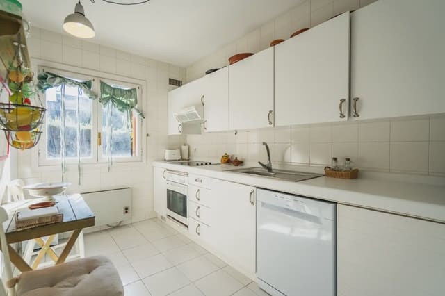 5 slaapkamer Halfvrijstaande villa te koop in Becerril de la Sierra met zwembad - € 595.000 (Ref: 9282835)