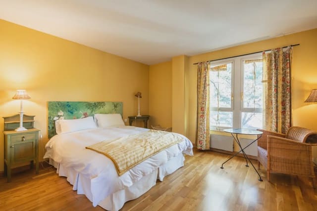 5 slaapkamer Halfvrijstaande villa te koop in Becerril de la Sierra met zwembad - € 595.000 (Ref: 9282835)