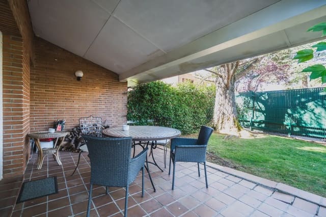 5 slaapkamer Halfvrijstaande villa te koop in Becerril de la Sierra met zwembad - € 595.000 (Ref: 9282835)