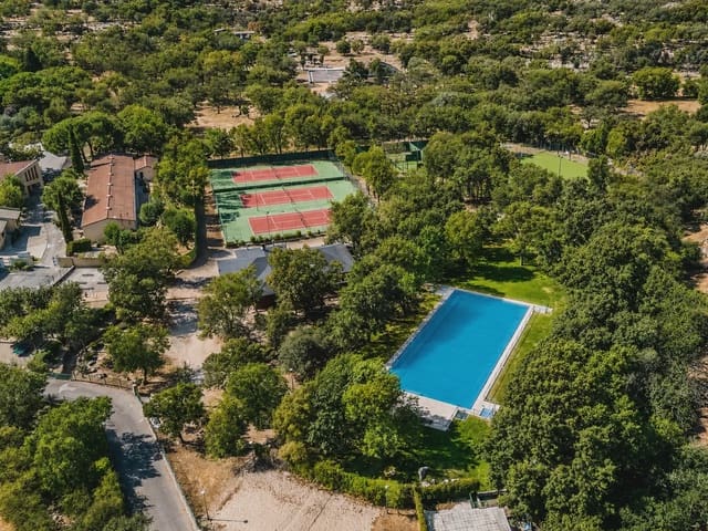 5 slaapkamer Halfvrijstaande villa te koop in Becerril de la Sierra met zwembad - € 595.000 (Ref: 9282835)