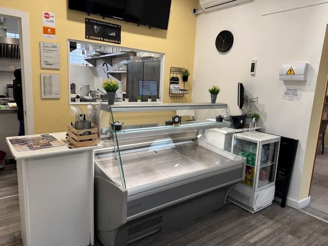 Commercial for sale in Las Rozas de Madrid - € 190,000 (Ref: 9289389)