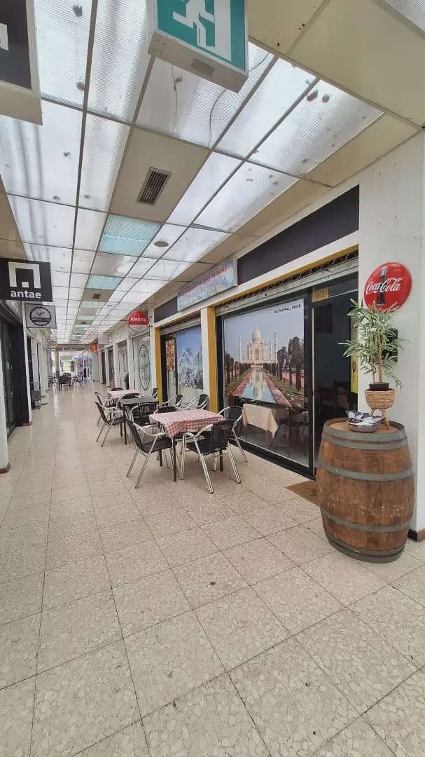 Kommersiell til salgs i Las Rozas de Madrid - € 190 000 (Ref: 9289389)
