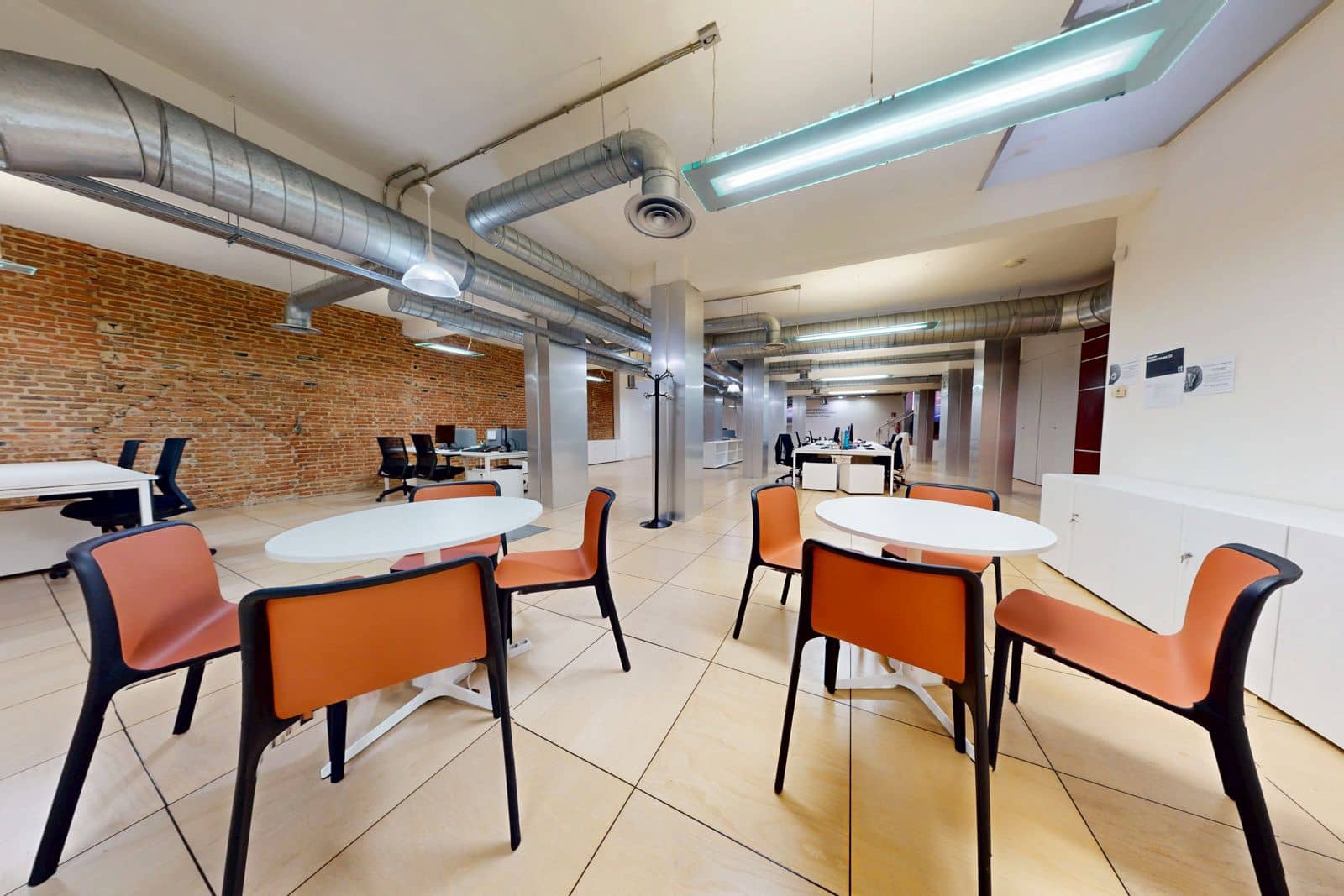 Kontor til salgs i Madrid by - € 800 000 (Ref: 9293317)