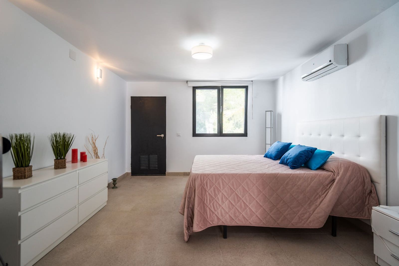 4 soveværelse Villa til salg i Alcala de Xivert med swimmingpool garage - € 890.000 (Ref: 9348592)