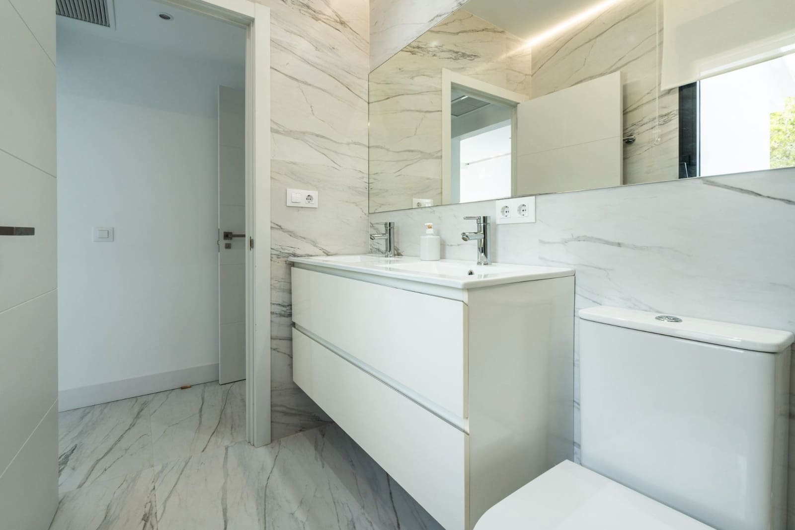 4 soveværelse Villa til salg i Alcala de Xivert med swimmingpool garage - € 890.000 (Ref: 9348592)