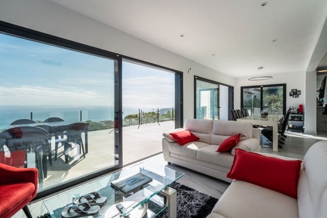 4 soveværelse Villa til salg i Alcossebre, Alcalá de Xivert med swimmingpool garage - € 890.000 (Ref: 9348592)