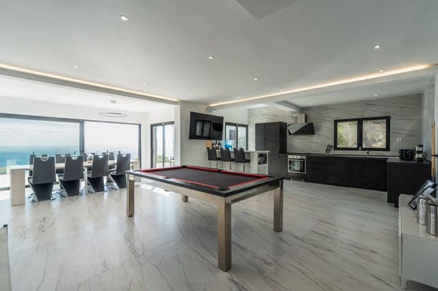 4 soveværelse Villa til salg i Alcossebre, Alcalá de Xivert med swimmingpool garage - € 890.000 (Ref: 9348592)