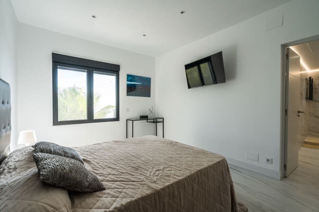 4 soveværelse Villa til salg i Alcossebre, Alcalá de Xivert med swimmingpool garage - € 890.000 (Ref: 9348592)