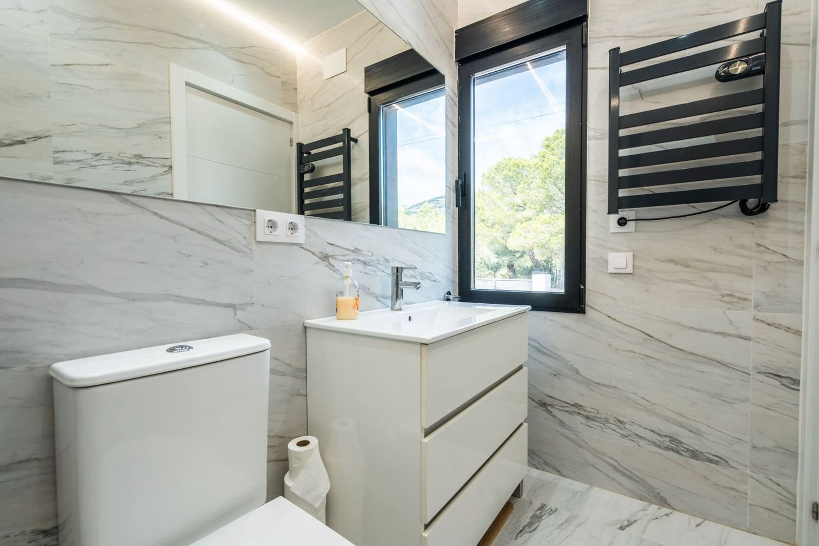 4 soveværelse Villa til salg i Alcala de Xivert med swimmingpool garage - € 890.000 (Ref: 9348592)