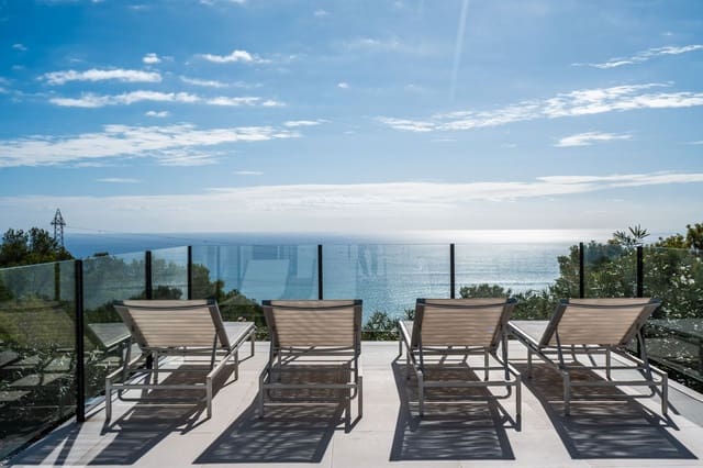 4 soveværelse Villa til salg i Alcossebre, Alcalá de Xivert med swimmingpool garage - € 890.000 (Ref: 9348592)