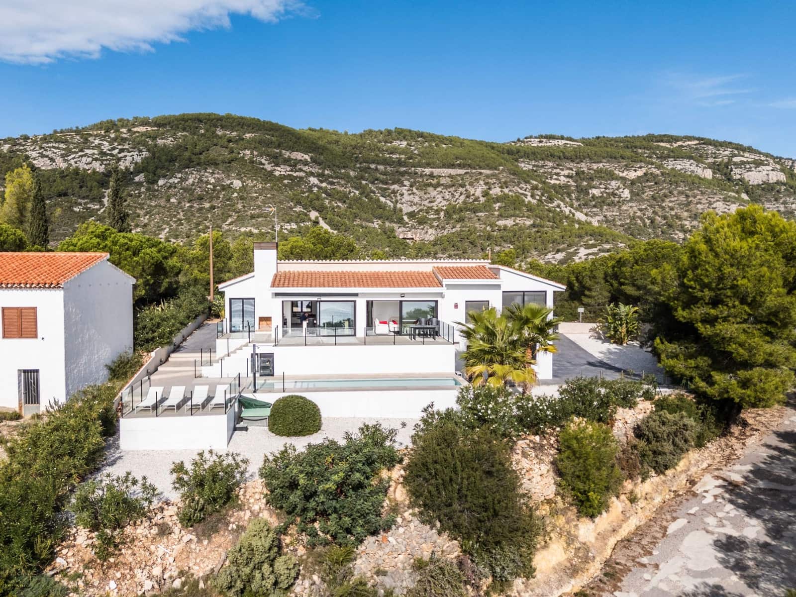 4 soveværelse Villa til salg i Alcala de Xivert med swimmingpool garage - € 890.000 (Ref: 9348592)