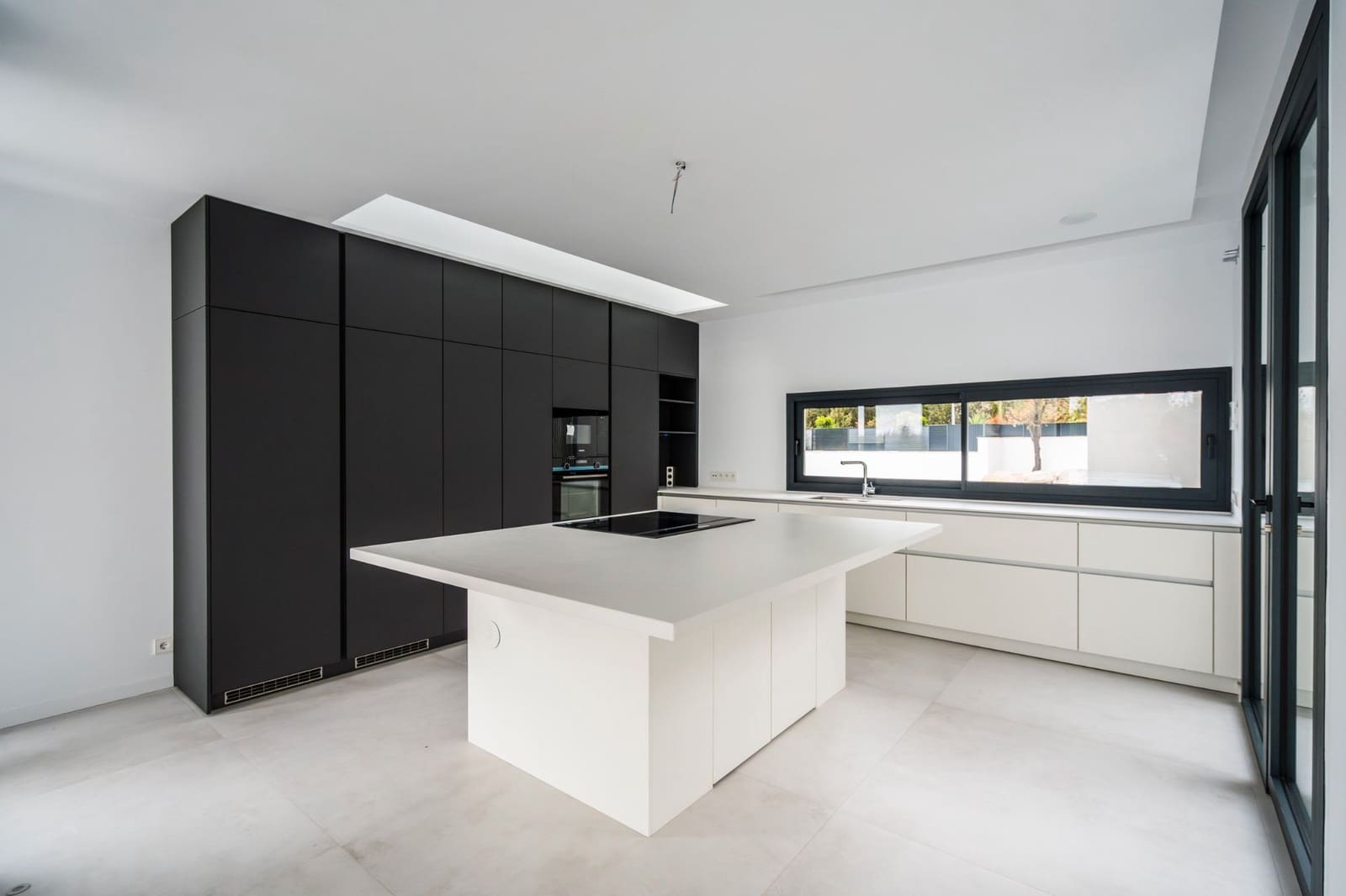 5 sypialnia Willa na sprzedaż w Las Rozas de Madrid z basenem garażem - 3 500 000 € (Ref: 9354537)