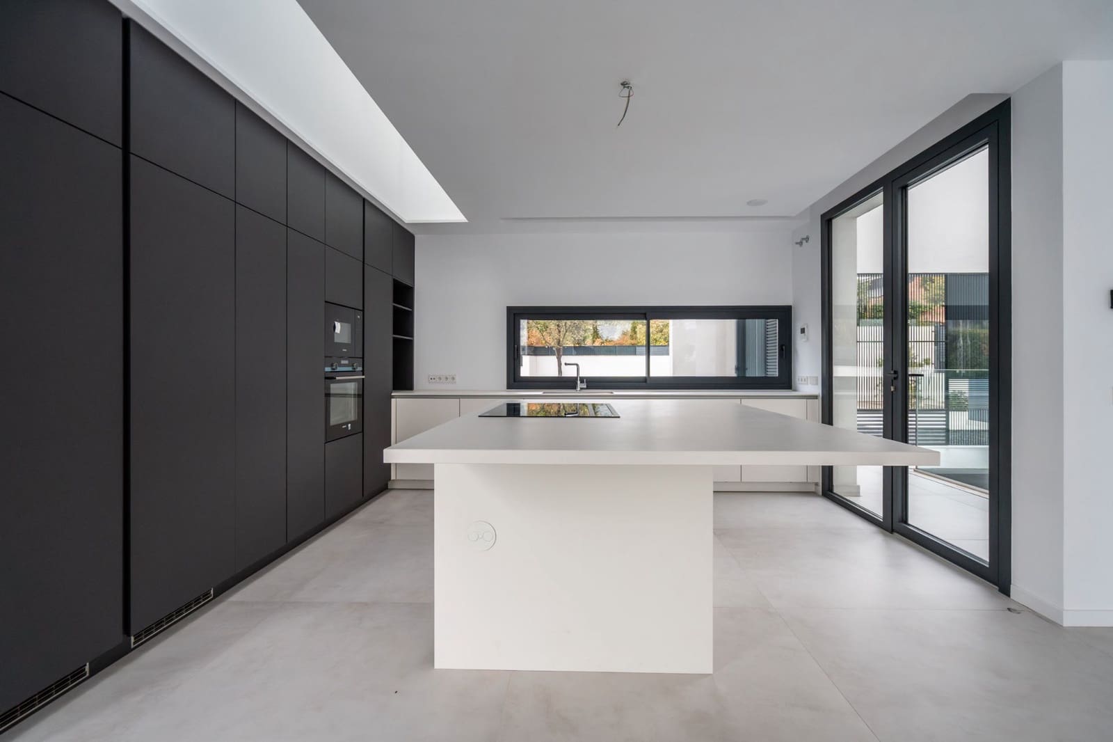 5 sypialnia Willa na sprzedaż w Las Rozas de Madrid z basenem garażem - 3 500 000 € (Ref: 9354537)