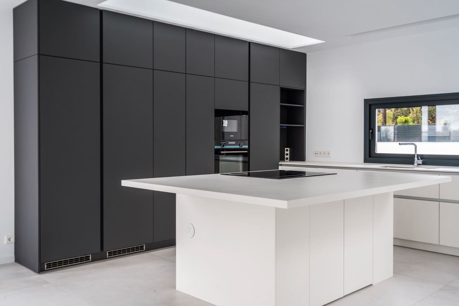 5 sypialnia Willa na sprzedaż w Las Rozas de Madrid z basenem garażem - 3 500 000 € (Ref: 9354537)