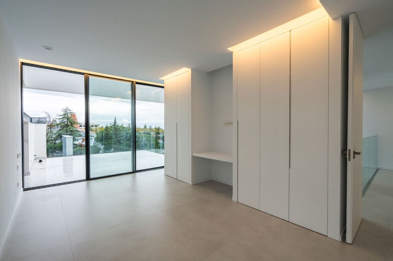 5 sypialnia Willa na sprzedaż w Las Rozas de Madrid z basenem garażem - 3 500 000 € (Ref: 9354537)