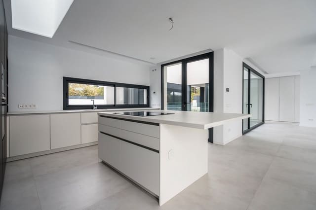 5 sypialnia Willa na sprzedaż w Las Rozas de Madrid z basenem garażem - 3 500 000 € (Ref: 9354537)