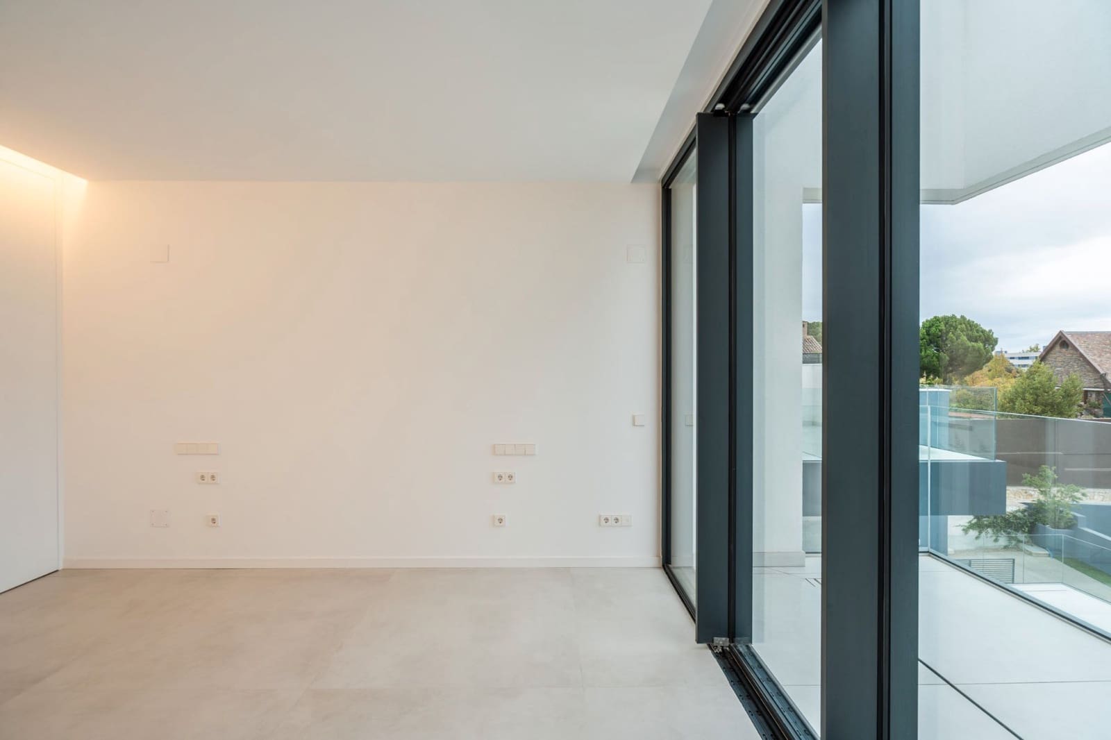 5 sypialnia Willa na sprzedaż w Las Rozas de Madrid z basenem garażem - 3 500 000 € (Ref: 9354537)