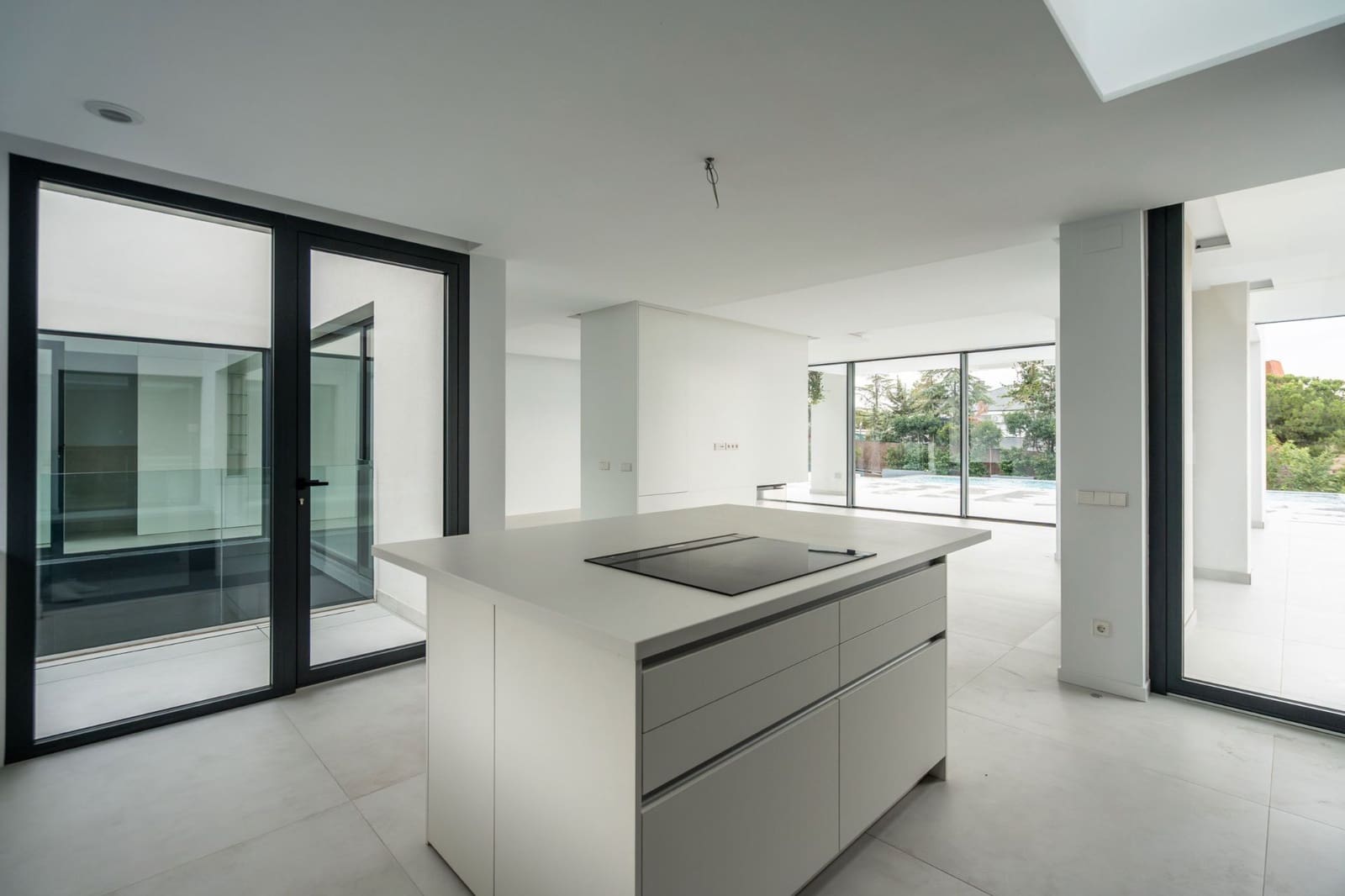 5 sypialnia Willa na sprzedaż w Las Rozas de Madrid z basenem garażem - 3 500 000 € (Ref: 9354537)