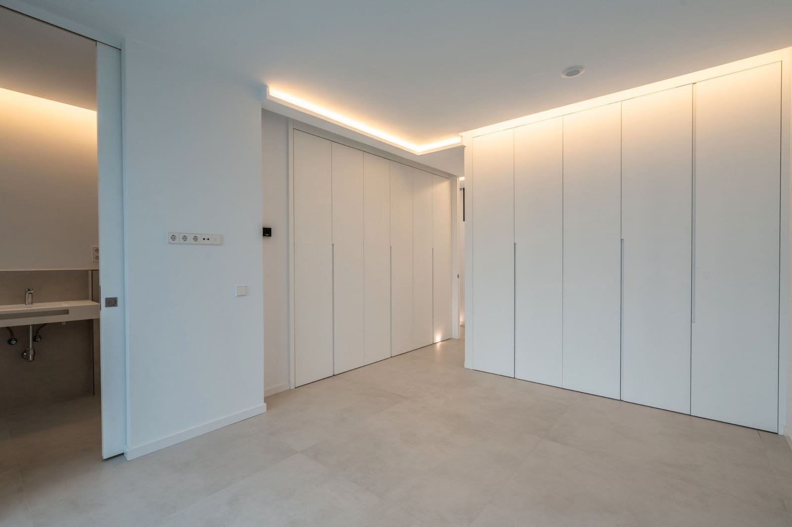 5 sypialnia Willa na sprzedaż w Las Rozas de Madrid z basenem garażem - 3 500 000 € (Ref: 9354537)