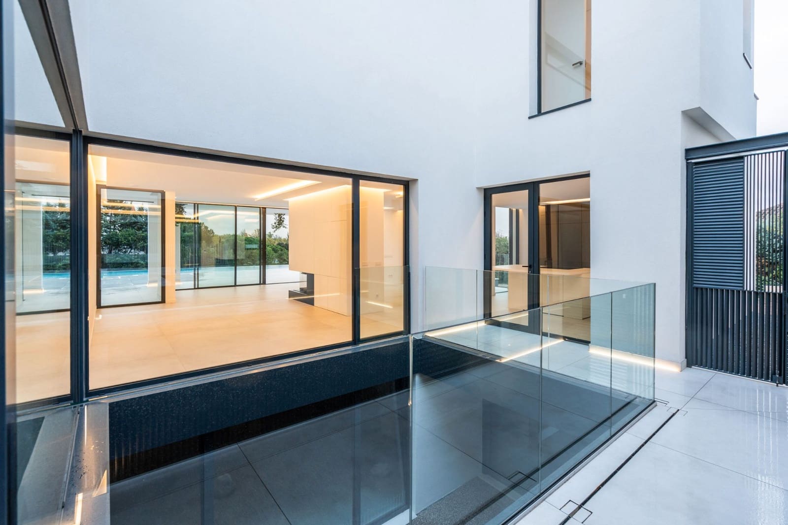 5 sypialnia Willa na sprzedaż w Las Rozas de Madrid z basenem garażem - 3 500 000 € (Ref: 9354537)