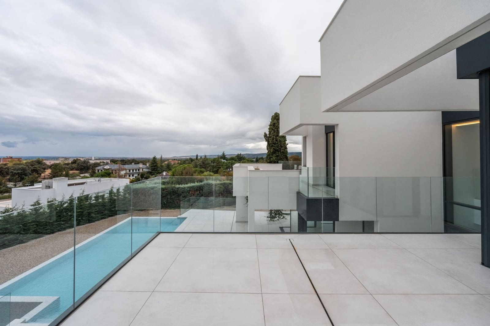 5 sypialnia Willa na sprzedaż w Las Rozas de Madrid z basenem garażem - 3 500 000 € (Ref: 9354537)