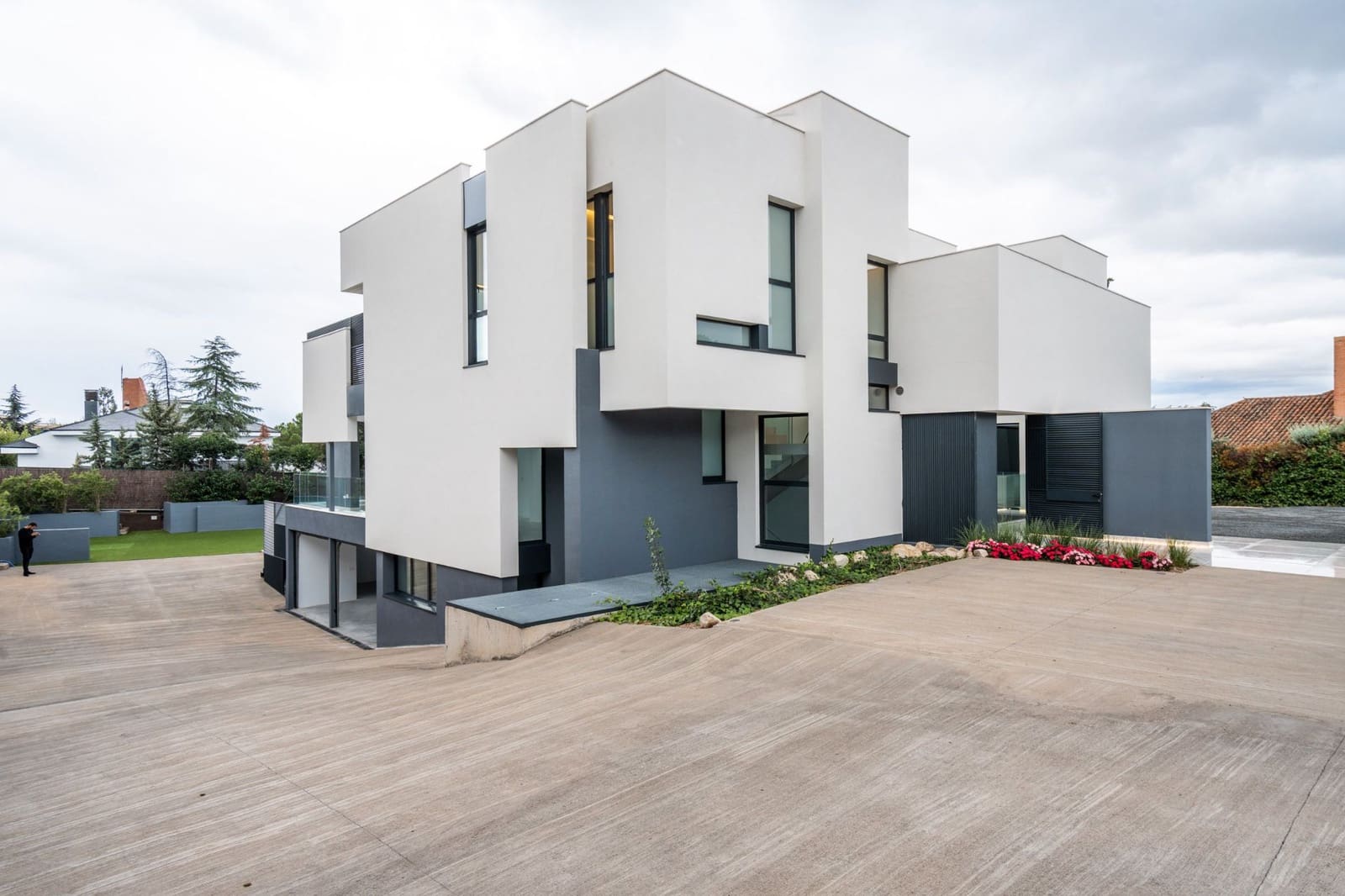 5 sypialnia Willa na sprzedaż w Las Rozas de Madrid z basenem garażem - 3 500 000 € (Ref: 9354537)