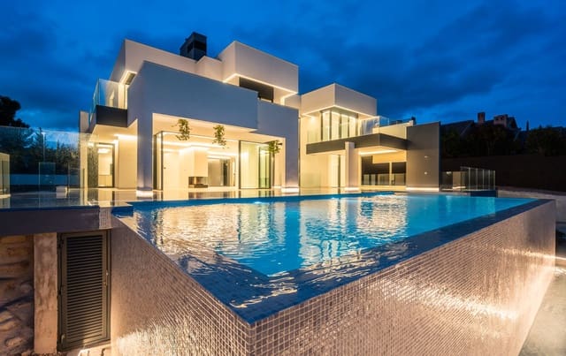 5 sypialnia Willa na sprzedaż w Las Rozas de Madrid z basenem garażem - 3 500 000 € (Ref: 9354537)