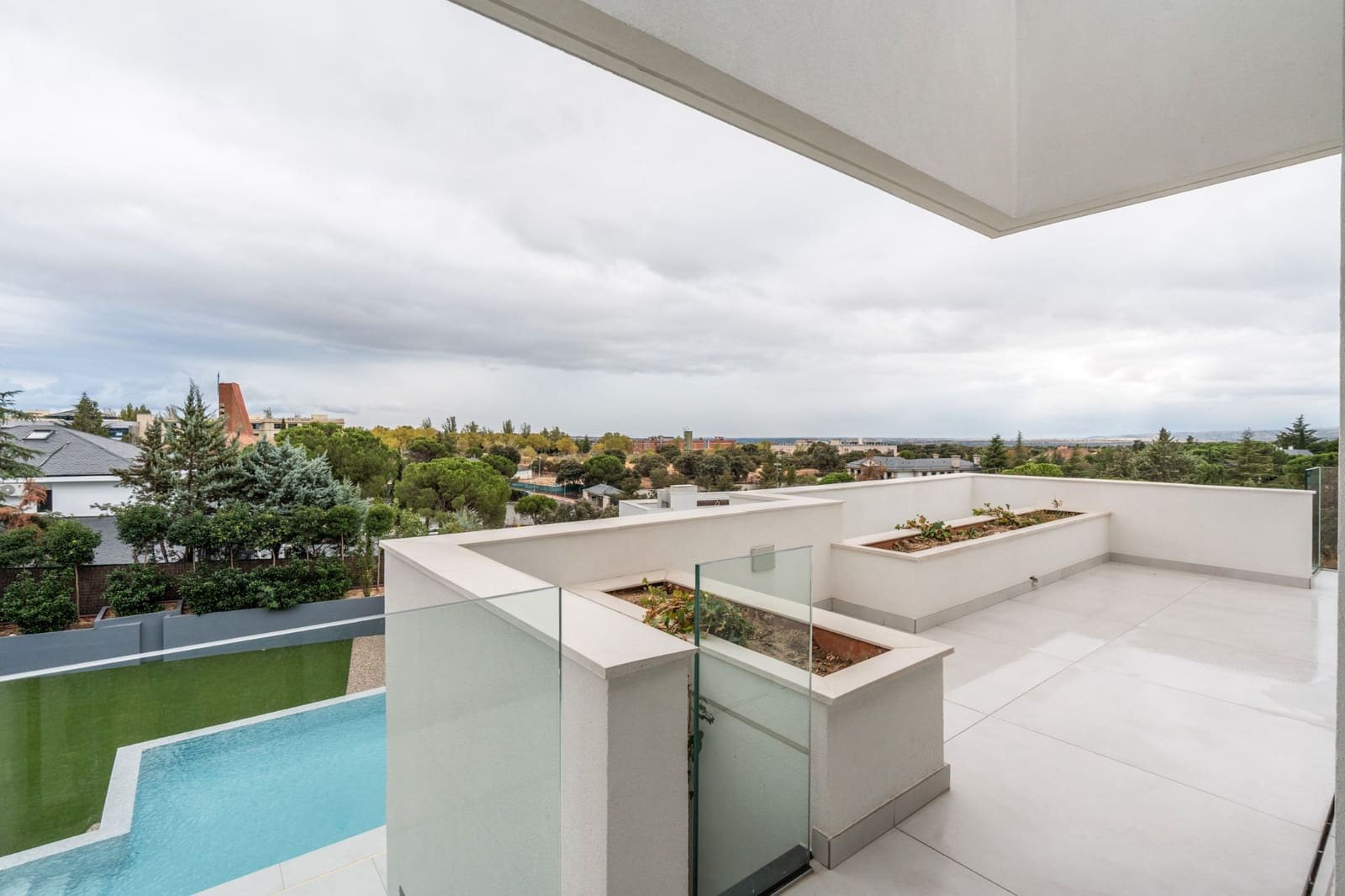 5 sypialnia Willa na sprzedaż w Las Rozas de Madrid z basenem garażem - 3 500 000 € (Ref: 9354537)