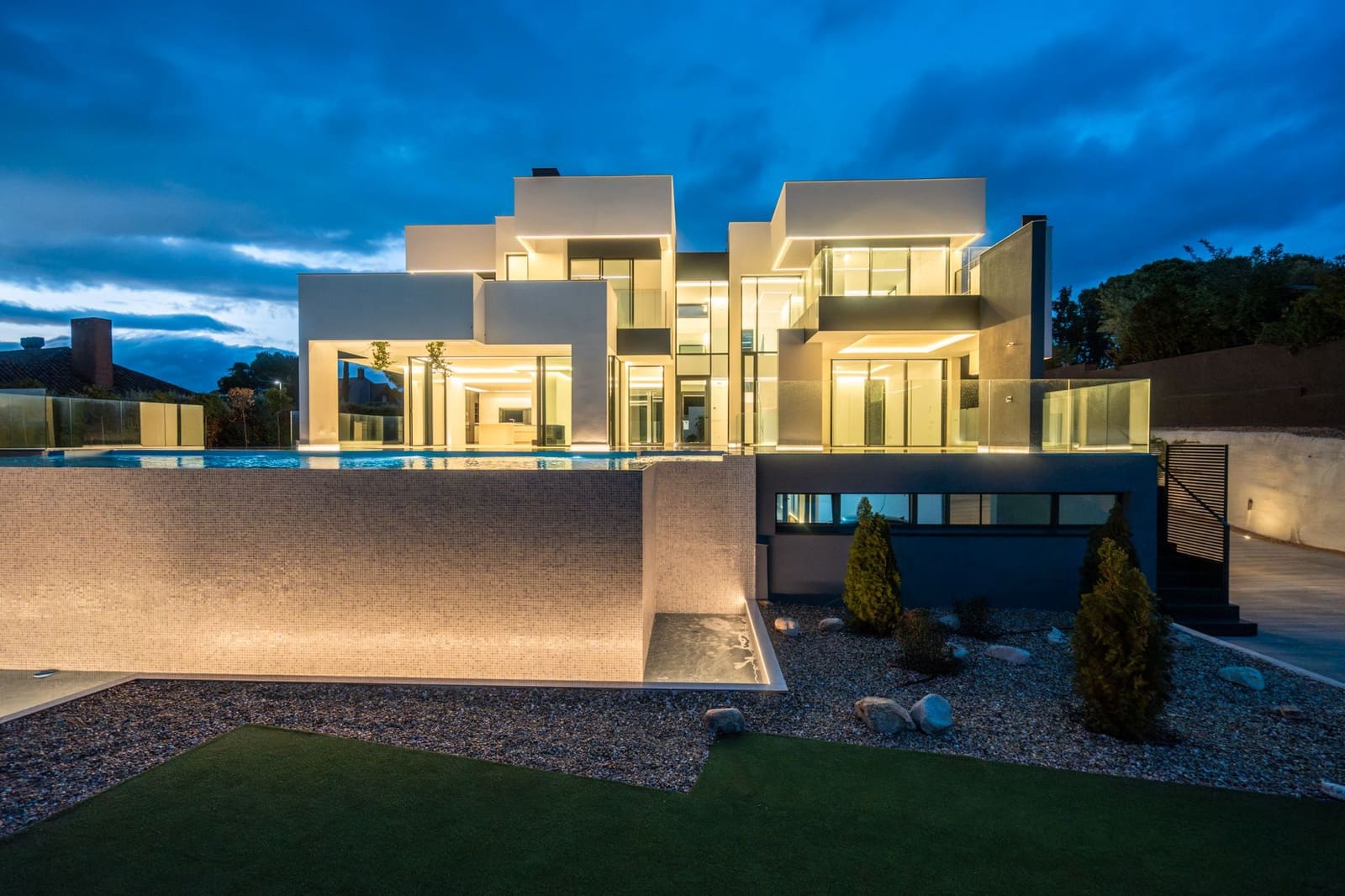 5 sypialnia Willa na sprzedaż w Las Rozas de Madrid z basenem garażem - 3 500 000 € (Ref: 9354537)