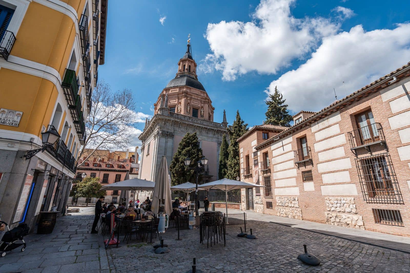 Commercieel te huur in Madrid stad - € 1.600 (Ref: 9388529)