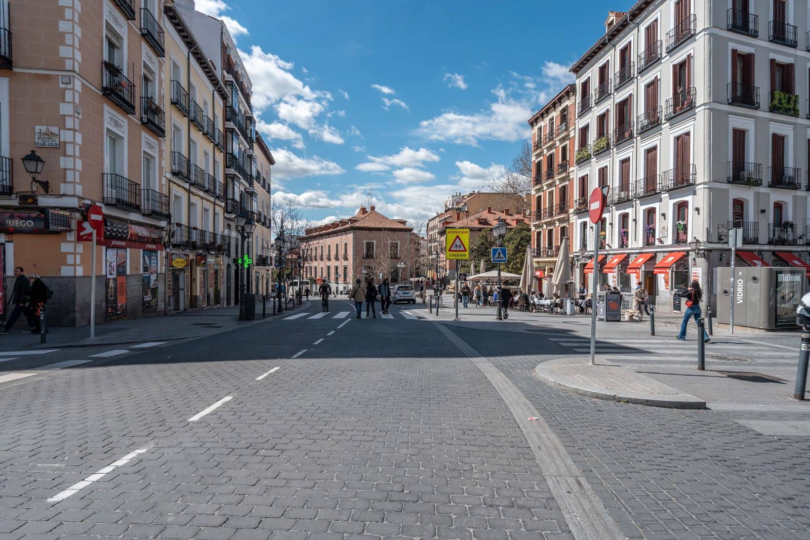 Commercieel te huur in Madrid stad - € 1.600 (Ref: 9388529)