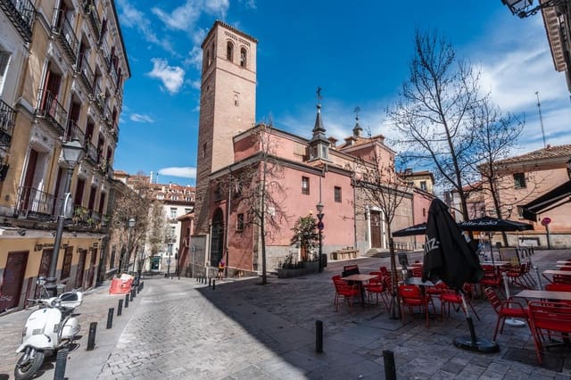 Commercieel te huur in Palacio, Madrid stad - € 1.600 (Ref: 9388529)