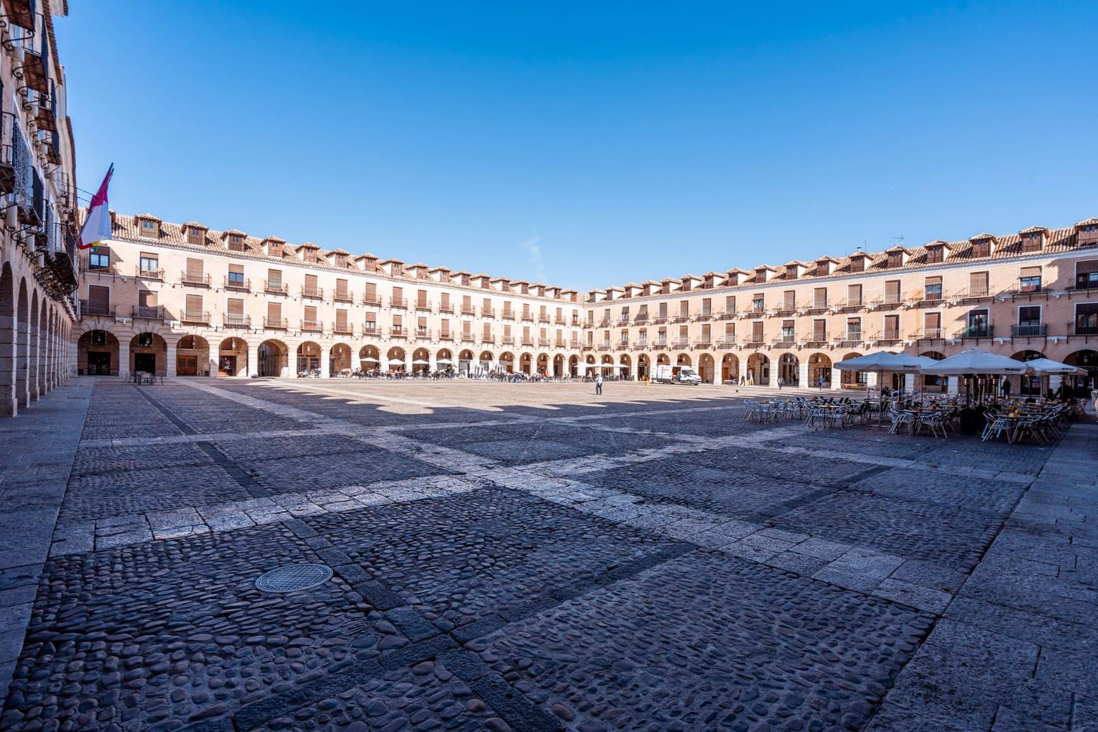 Piso de 2 habitaciones en Ocaña en venta - 130.000 € (Ref: 9399841)