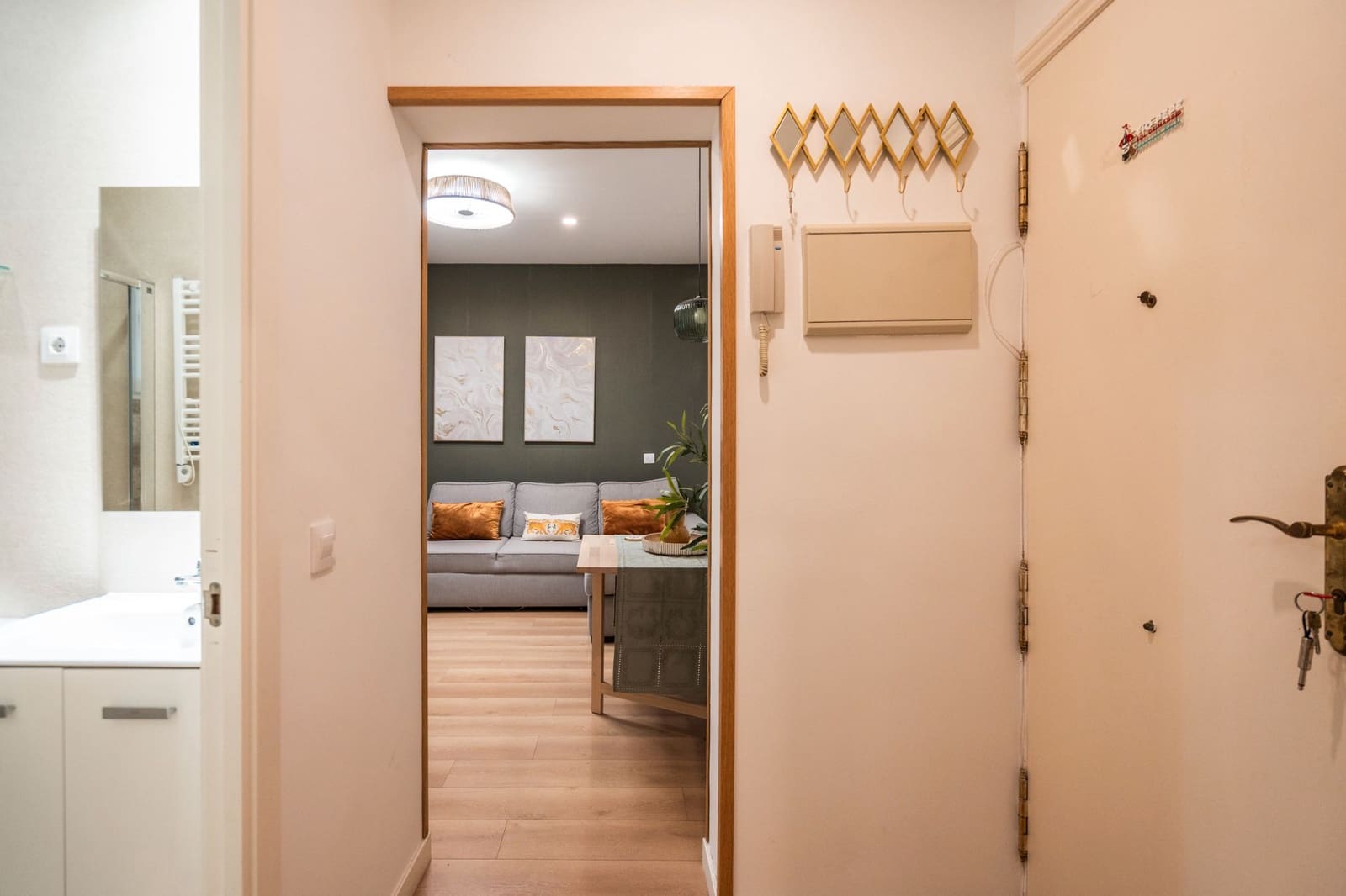 1 soveværelse Lejlighed til leje i Madrid by med garage - € 1.650 (Ref: 9411357)