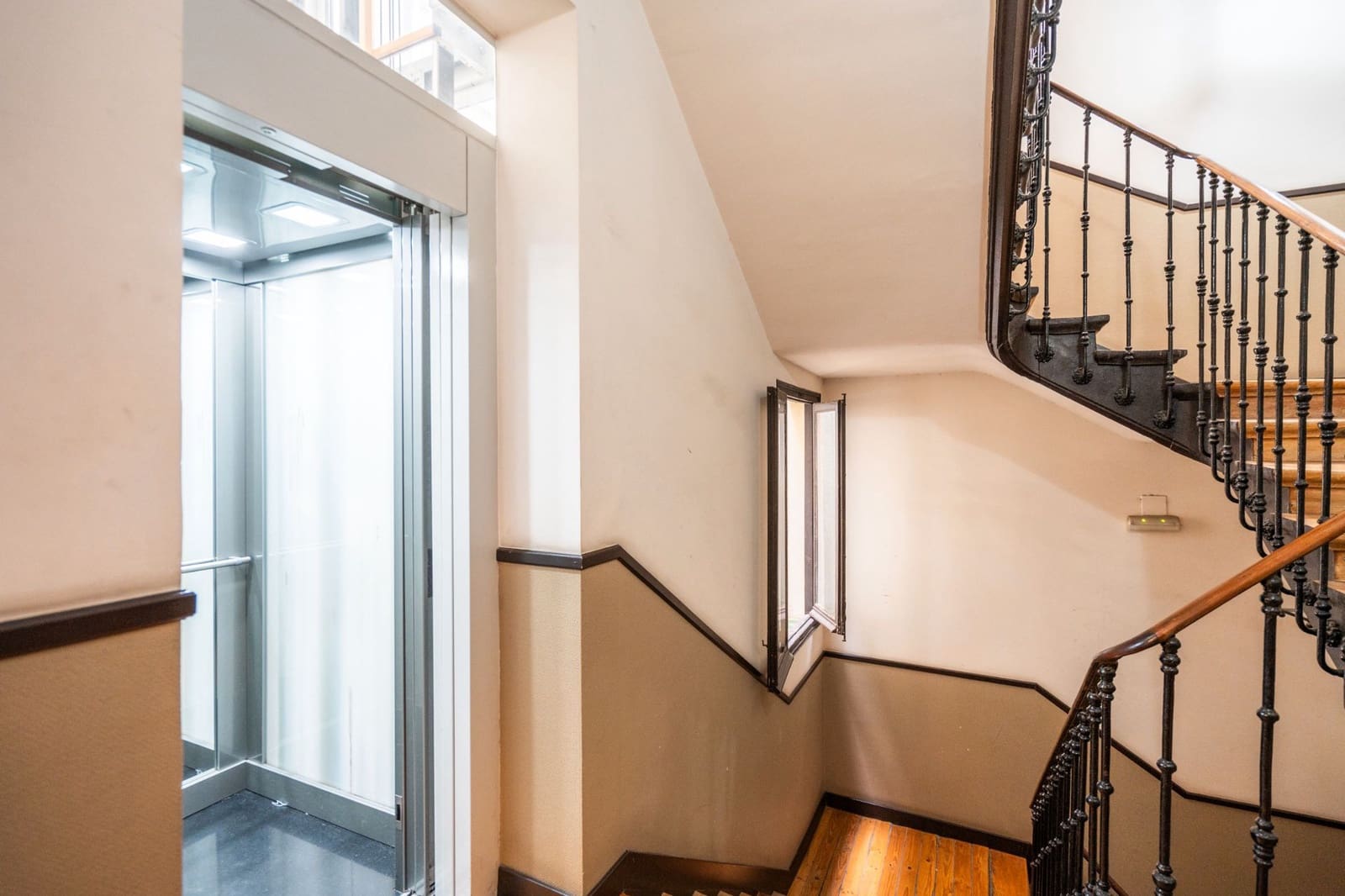 1 soveværelse Lejlighed til leje i Madrid by med garage - € 1.650 (Ref: 9411357)