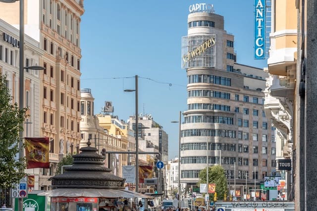 1 soveværelse Lejlighed til leje i Sol, Madrid by med garage - € 1.650 (Ref: 9411357)